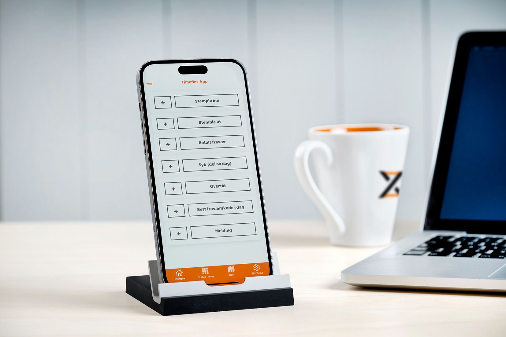 Timeflex App for timeregistrering og kopp med Timeflex logo